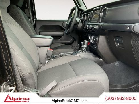 Used 2023 Jeep Gladiator Sport AWD/4WD image 15