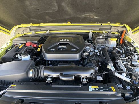 Used 2023 Jeep Wrangler Unlimited Sahara w/ Cold Weather Group image 34