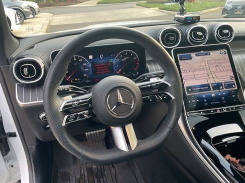 Used 2024 Mercedes-Benz GLC 300 4MATIC image 8