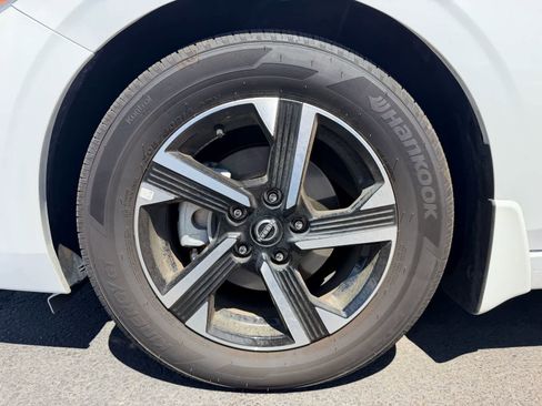 Certified 2025 Nissan Sentra SV w/ Trunk Package image 6