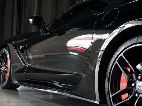 Used 2019 Chevrolet Corvette Stingray Coupe RWD image 61