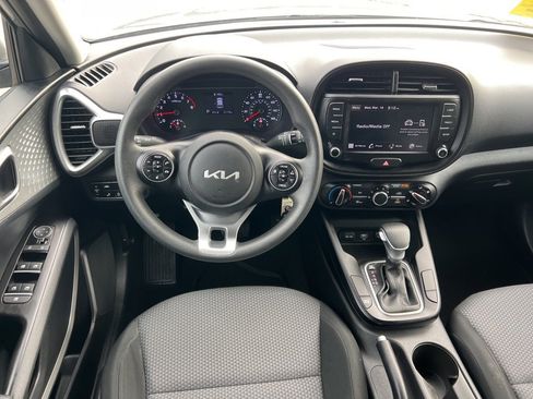 Certified 2022 Kia Soul LX w/ Technology Package image 20