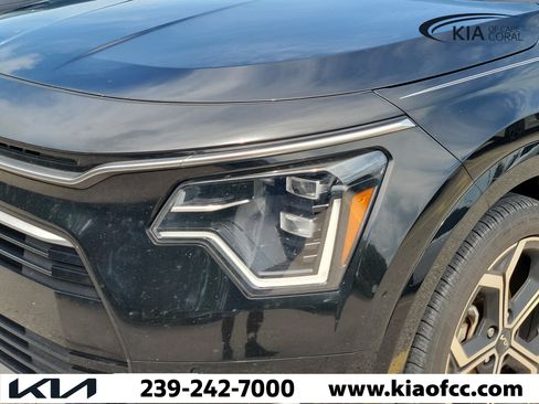 Used 2023 Kia Niro SX Touring FWD image 5