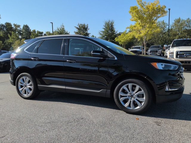 Used 2024 Ford Edge Titanium w/ Class II Trailer Tow Package AWD/4WD image 2