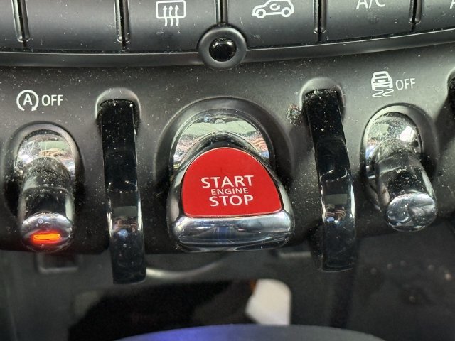 Used 2022 MINI Cooper S w/ Premium Package FWD image 19