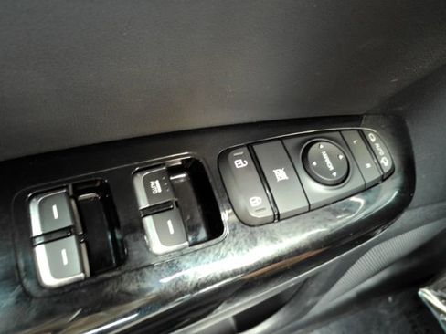 Used 2020 Kia Sportage EX image 34