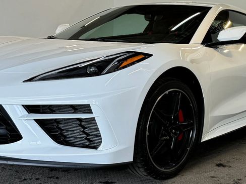 Used 2023 Chevrolet Corvette Stingray Premium Cpe w/ Z51 Performance Package RWD image 4