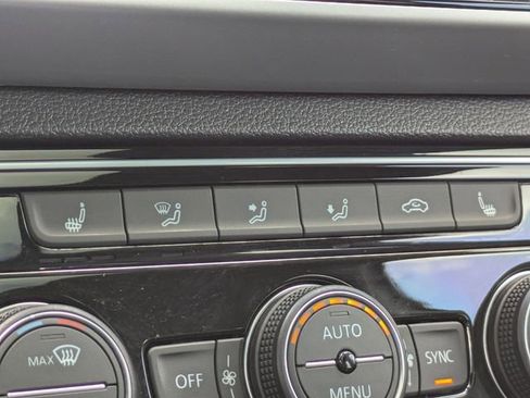 Used 2022 Volkswagen Atlas Cross Sport SEL R-Line image 25