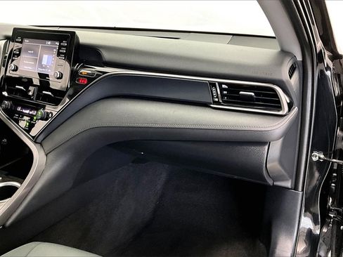 Used 2022 Toyota Camry LE image 16