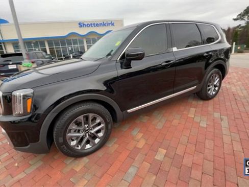 Used 2023 Kia Telluride LX image 5