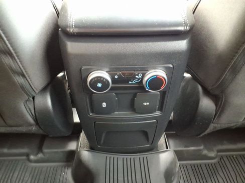 Used 2022 Ford Explorer XLT AWD/4WD image 20