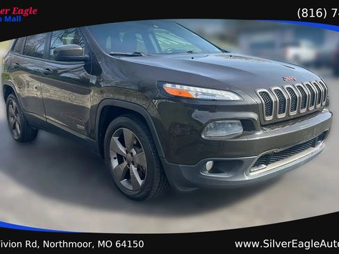 Used 2016 Jeep Cherokee 75th Anniversary FWD image 7