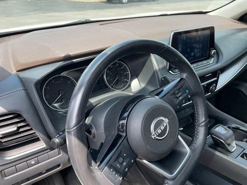 Used 2023 Nissan Rogue SV w/ SV Premium Package AWD/4WD image 3