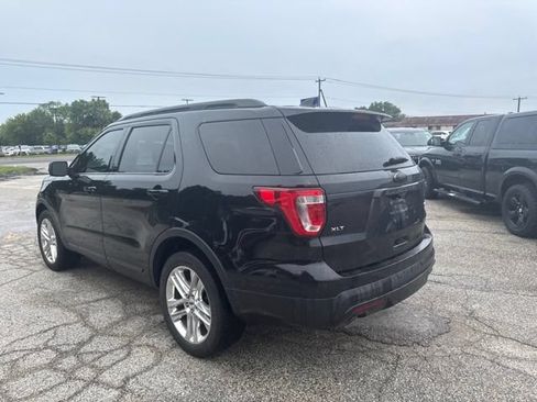 Used 2017 Ford Explorer XLT w/ Equipment Group 202A AWD/4WD image 5