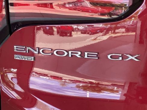 Used 2021 Buick Encore GX Preferred AWD/4WD image 11