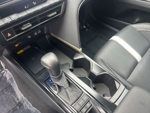 Used 2025 Toyota Camry SE image 20