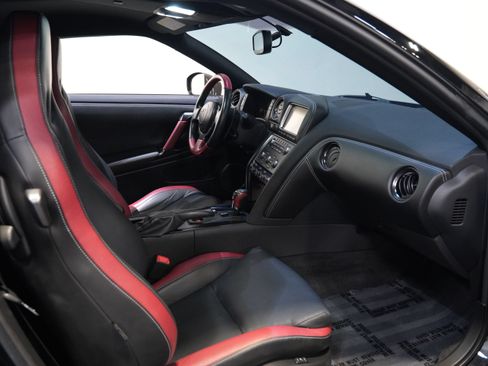 Used 2015 Nissan GT-R Black Edition AWD/4WD image 31