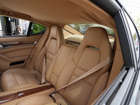 Used 2013 Porsche Panamera image 24