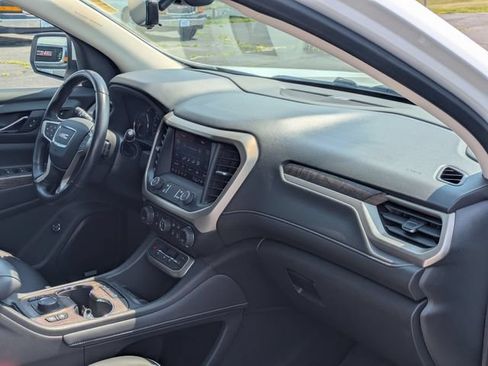 Certified 2022 GMC Acadia Denali w/ Denali Ultimate Package AWD/4WD image 38