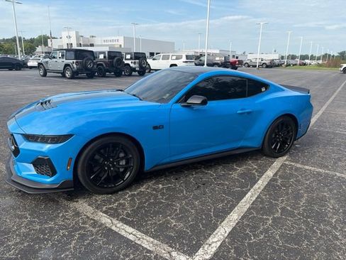 Used 2025 Ford Mustang GT RWD image 2