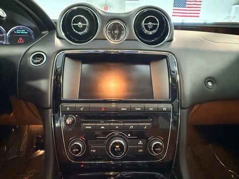 Used 2015 Jaguar XJ L Portfolio image 23