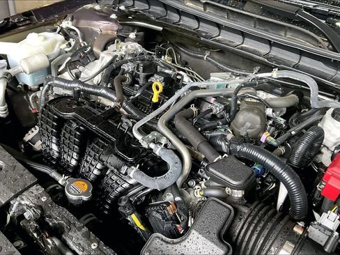 Used 2025 Nissan Altima 2.5 SV FWD image 27