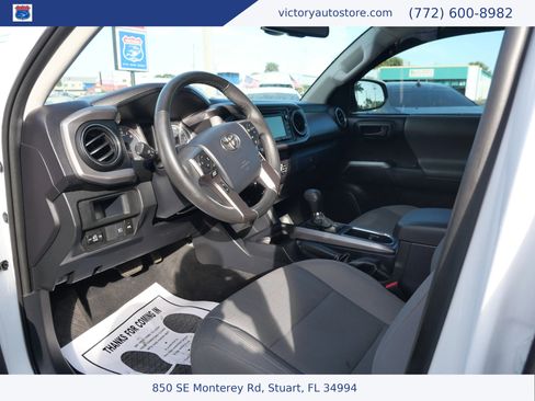 Used 2018 Toyota Tacoma SR5 RWD image 11