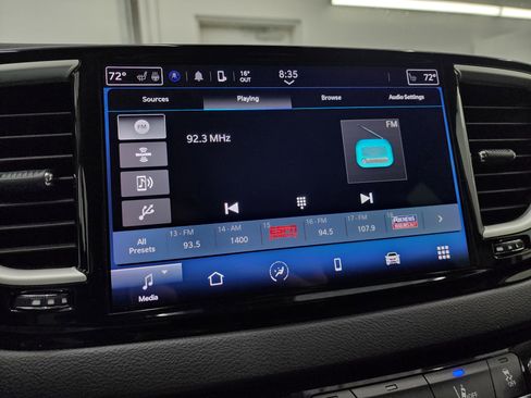 Used 2024 Chrysler Pacifica Touring-L image 45