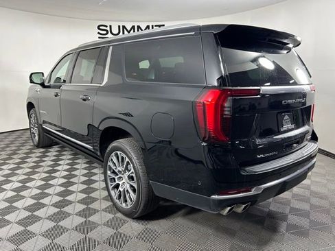 Used 2025 GMC Yukon XL Denali w/ Denali Reserve Package image 3