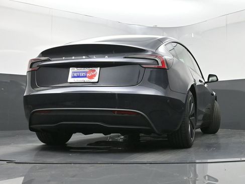 Used 2024 Tesla Model 3 Standard Range image 28