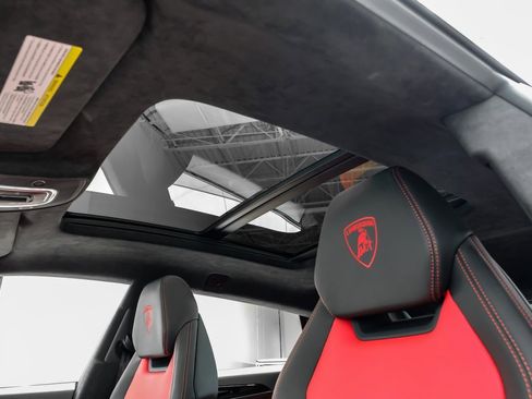 Used 2022 Lamborghini Urus image 7