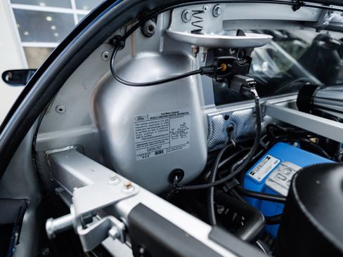 Used 2006 Ford GT image 90