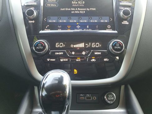Certified 2024 Nissan Murano SV w/ SV Midnight Edition Package FWD image 32