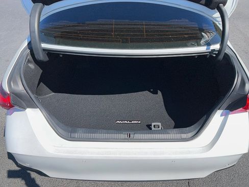 Used 2019 Toyota Avalon Touring w/ Advanced Safety Package image 30