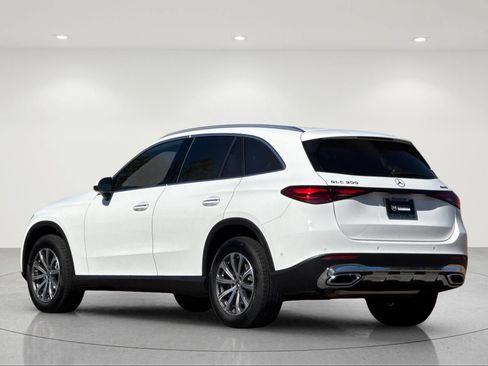 Certified 2026 Mercedes-Benz GLC 300 4MATIC image 4