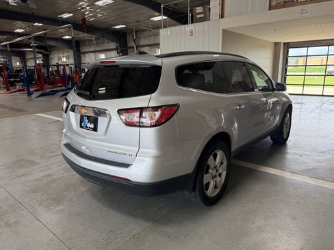 Used 2016 Chevrolet Traverse LT w/ Style and Technology Package AWD/4WD image 7
