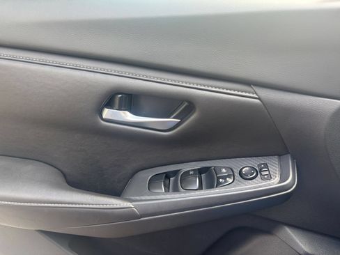 Used 2025 Nissan Sentra SV FWD image 15