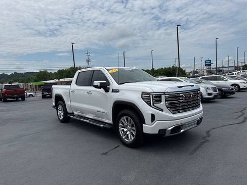 Used 2024 GMC Sierra 1500 Denali w/ Technology Package AWD/4WD image 1