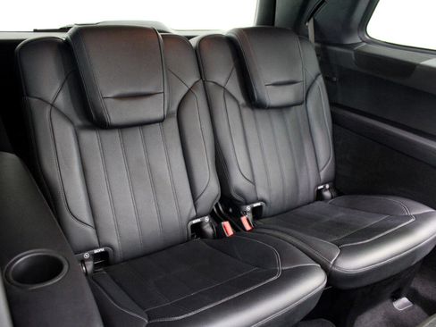 Used 2018 Mercedes-Benz GLS 450 4MATIC w/ Premium Package image 46