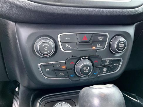 Used 2020 Jeep Compass Trailhawk w/ Leather Interior Group AWD/4WD image 35