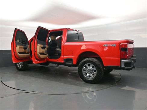 Used 2024 Ford F250 Lariat w/ Chrome Package image 46