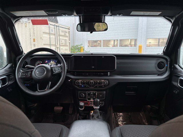 Used 2024 Jeep Wrangler Unlimited Rubicon 4xe w/ Convenience Group AWD/4WD image 18