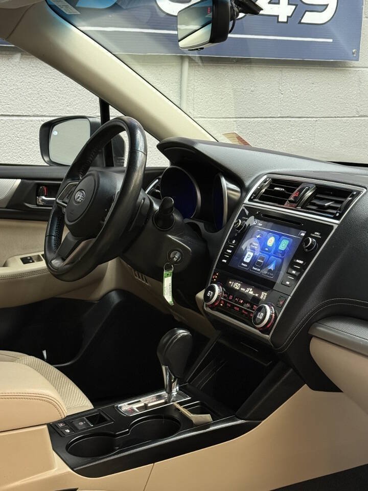 Used 2018 Subaru Outback 2.5i Premium w/ Popular Package #1 AWD/4WD image 6