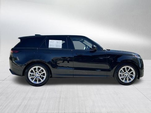 Used 2025 Land Rover Range Rover Sport SE image 4
