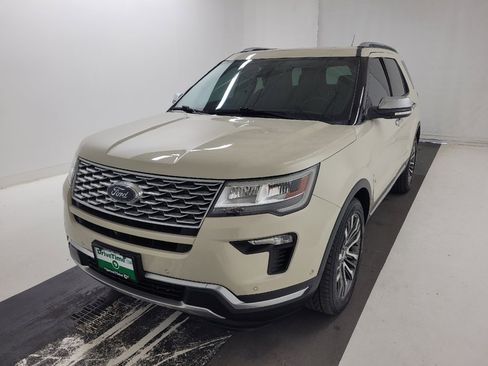 Used 2018 Ford Explorer Platinum image 15