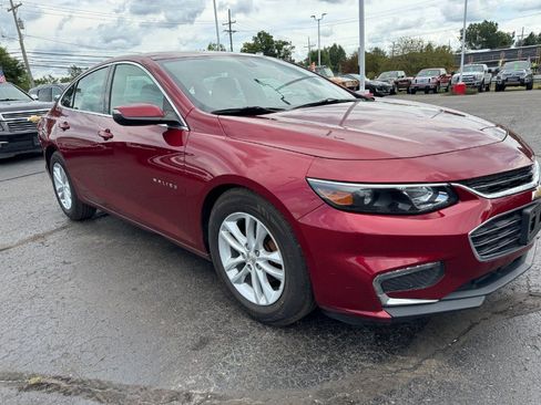 Used 2018 Chevrolet Malibu LT FWD image 12