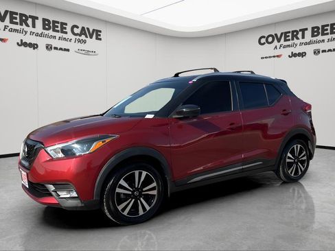 Used 2019 Nissan Kicks SR w/ Exterior Package image 3