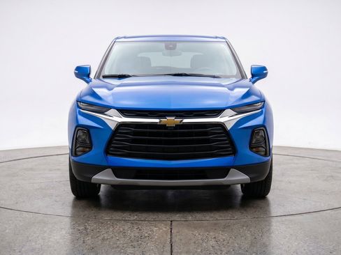 Used 2025 Chevrolet Blazer LT FWD image 2