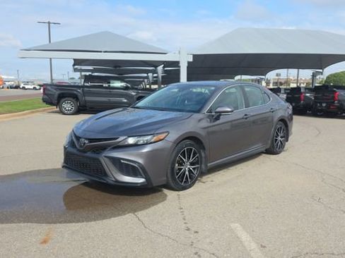 Used 2024 Toyota Camry SE w/ Convenience Package FWD image 2