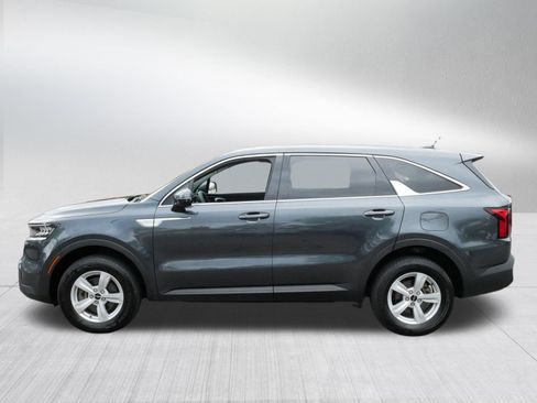 Used 2023 Kia Sorento LX AWD/4WD image 4
